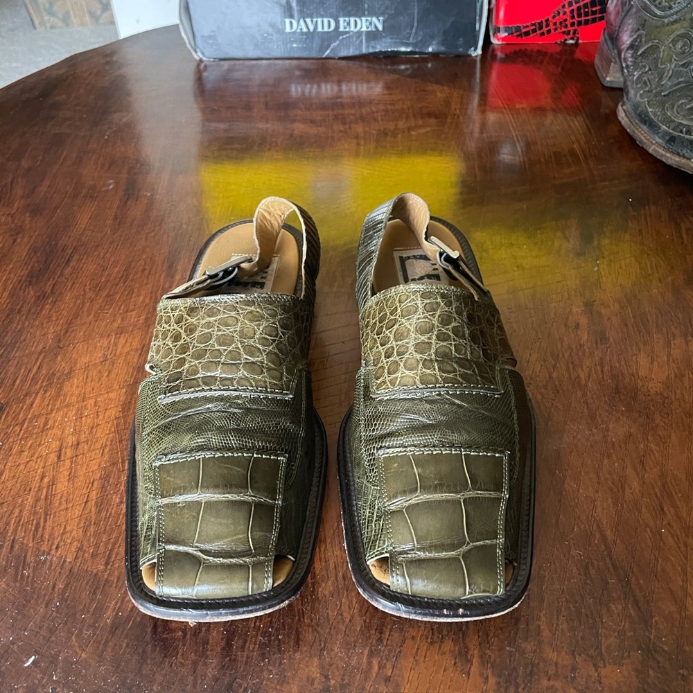 Natural Moss Green Gator Sanders